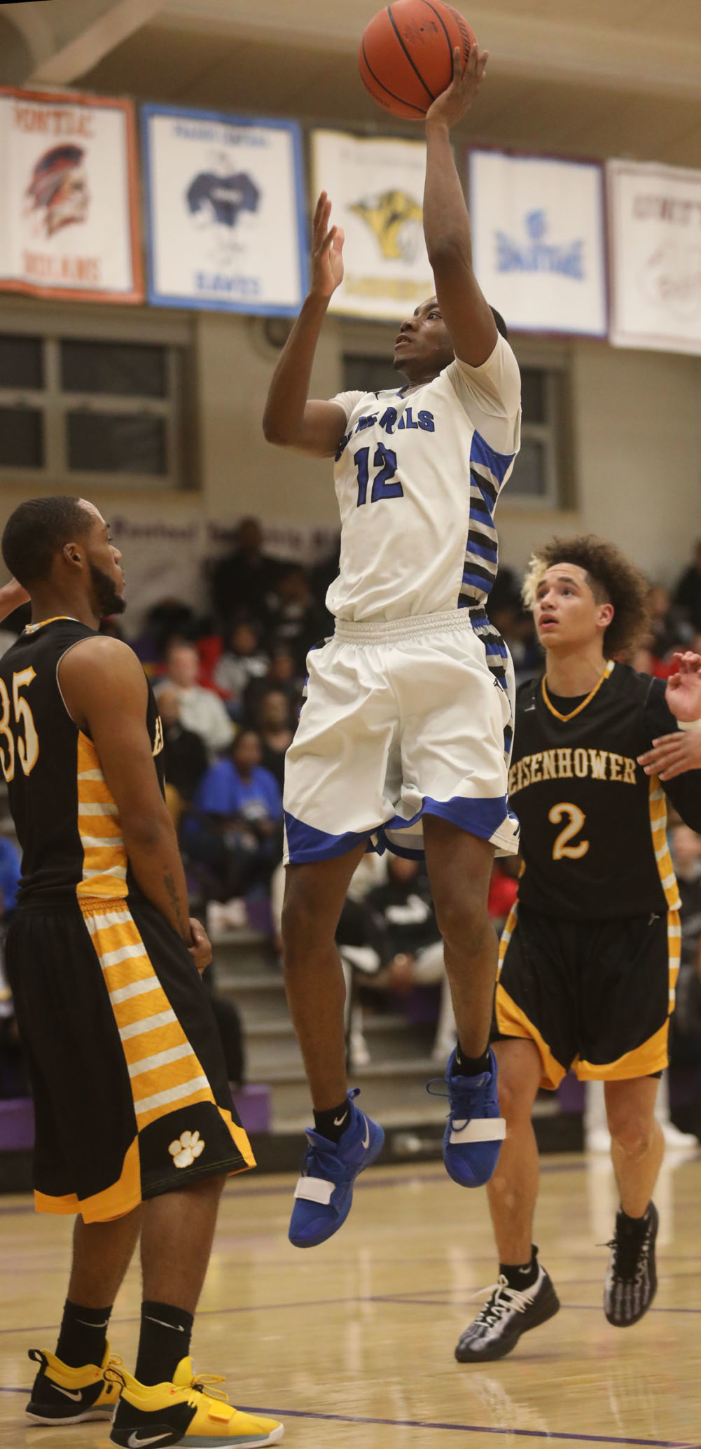 Eisenhower vs MacArthur boys basketball 18 2.25.19.jpg